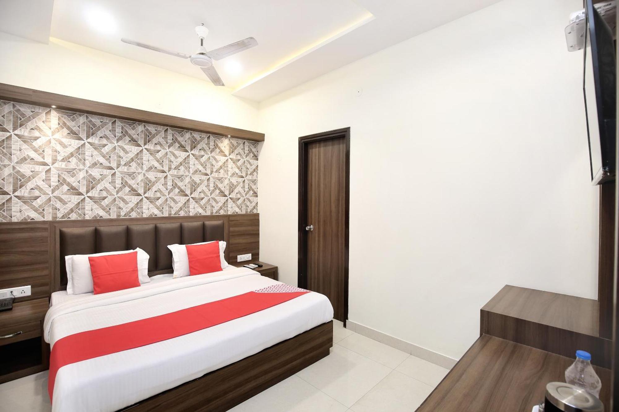 Oyo 17307 Hotel Kings Amritsar Ngoại thất bức ảnh